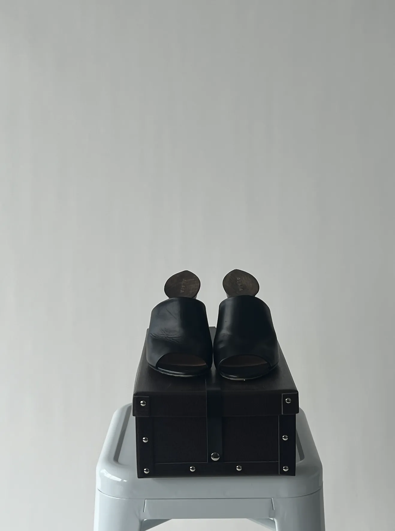 Alaïa Cut Out Sculpture Mules - Noir