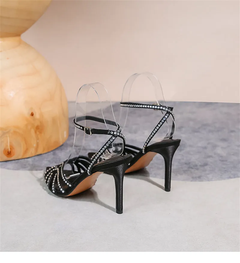 Diamoré Signature Buckle Heels