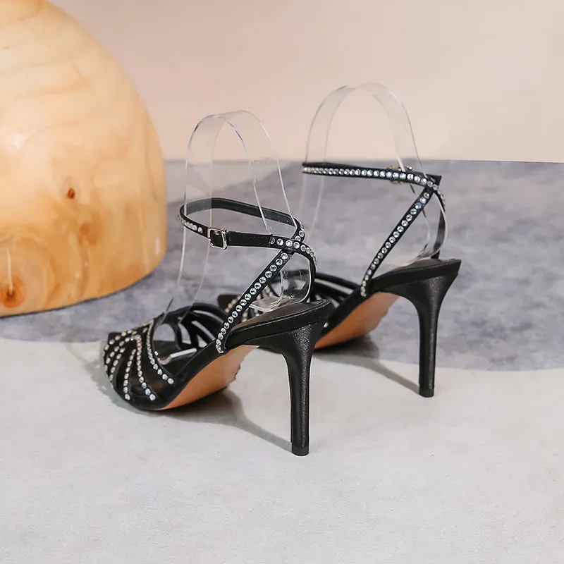Diamoré Signature Buckle Heels