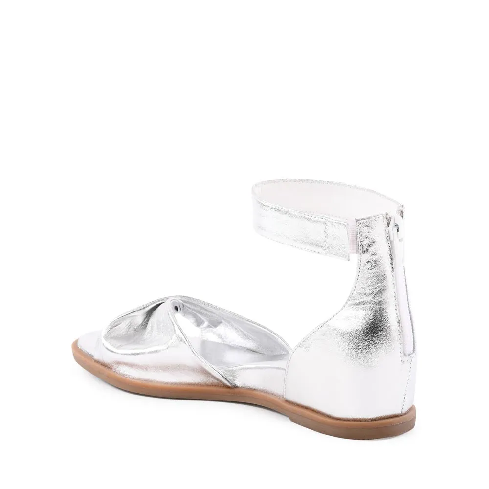 Look Up Sandal