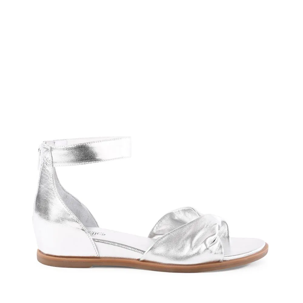 Look Up Sandal