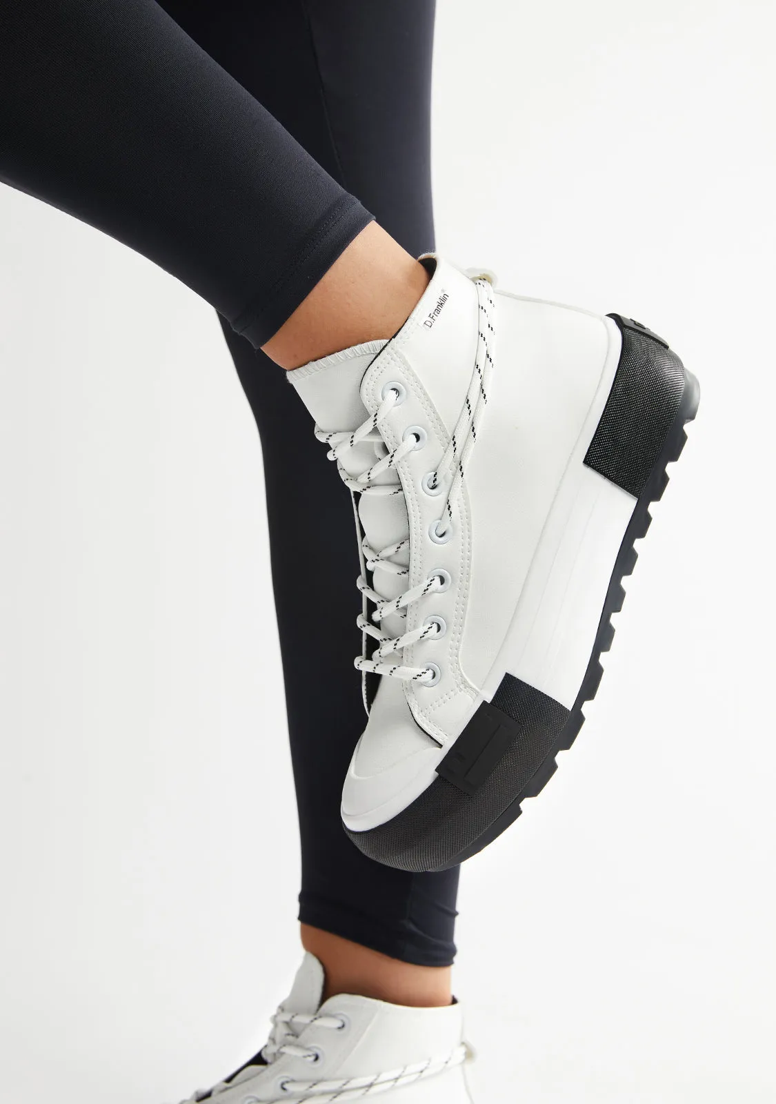One Way Track Med White / Black