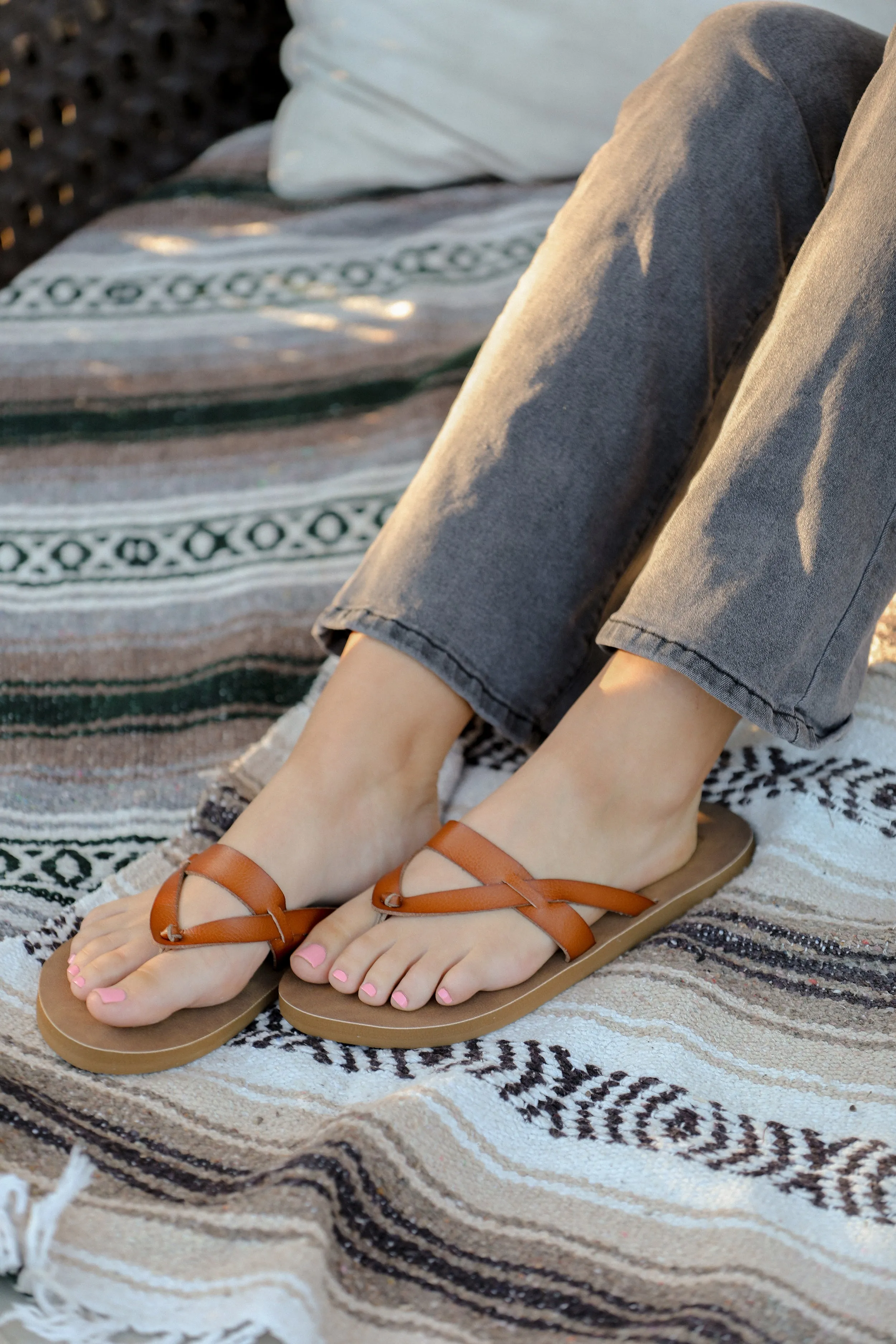 Priya - Women's Hooded Sandal